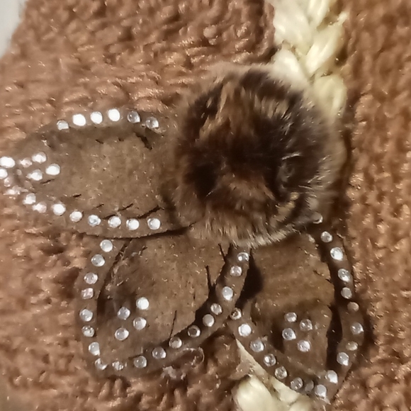 Brown Lined Crochet Hat w Faux Fur and Felt Embellishments - Picture 4 of 7